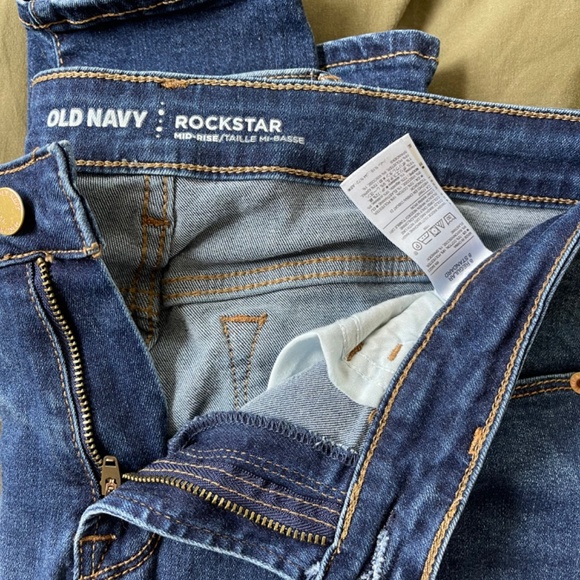 Old Navy rockstar jeans - Picture 3 of 3